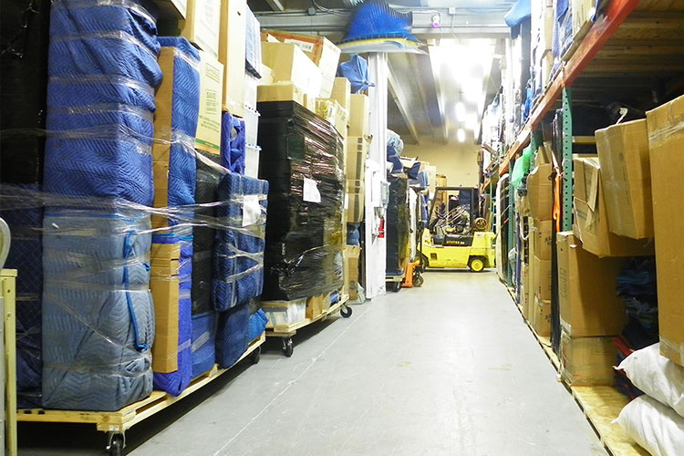 Why More Clients Choose Movers With Warehousing Solutions